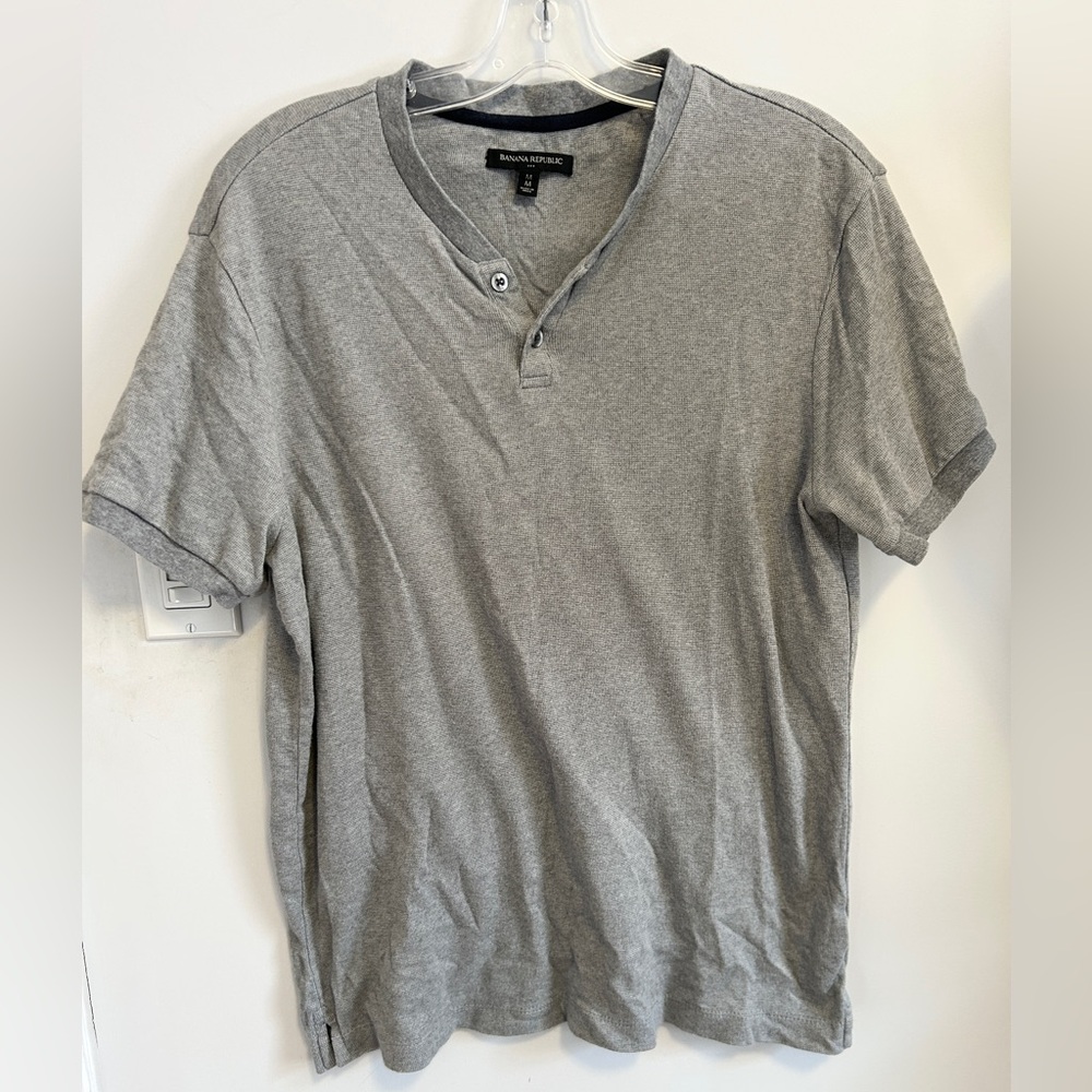Banana Republic Men's Heather Gray Collarless Polo